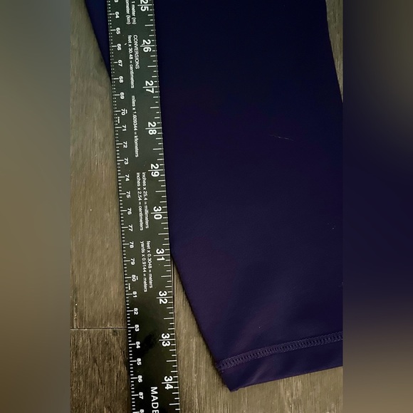 WILO NWT Women’s Purple & Navy Leggings, Size M - Picture 4 of 8